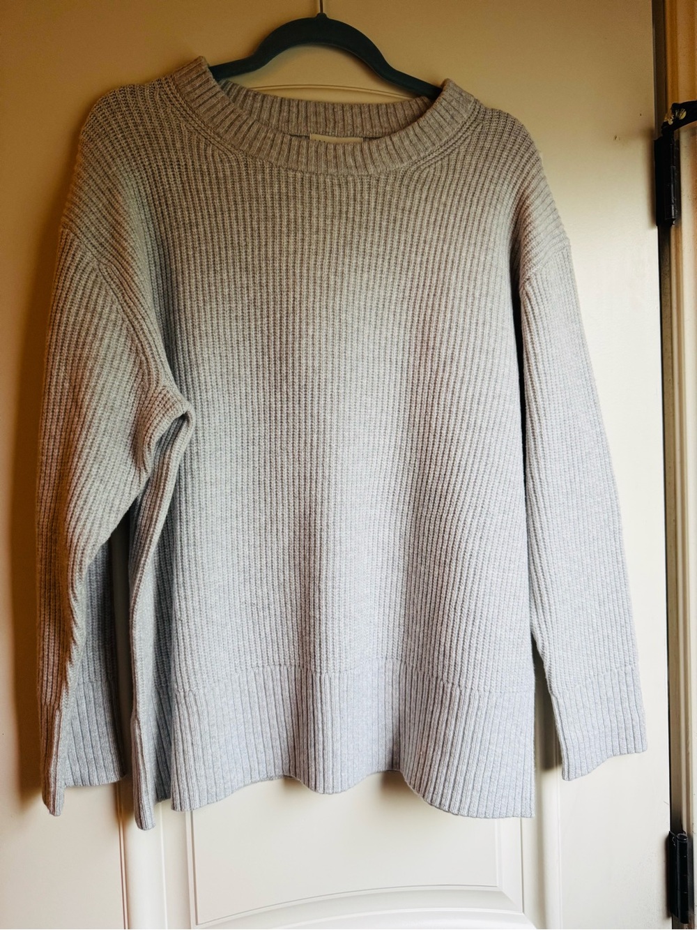 Ava & Viv Light Gray Ribbed Crewneck Sweater